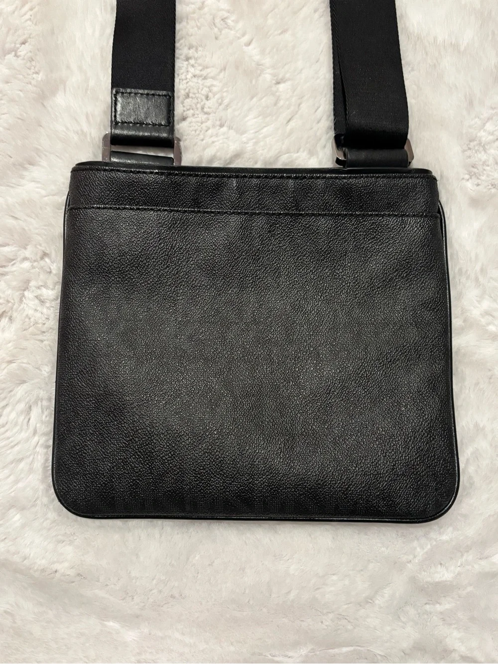 Michael Kors Men's Bryant Flight Messenger Bag Black Monogram 33S6MMNC1B Authent